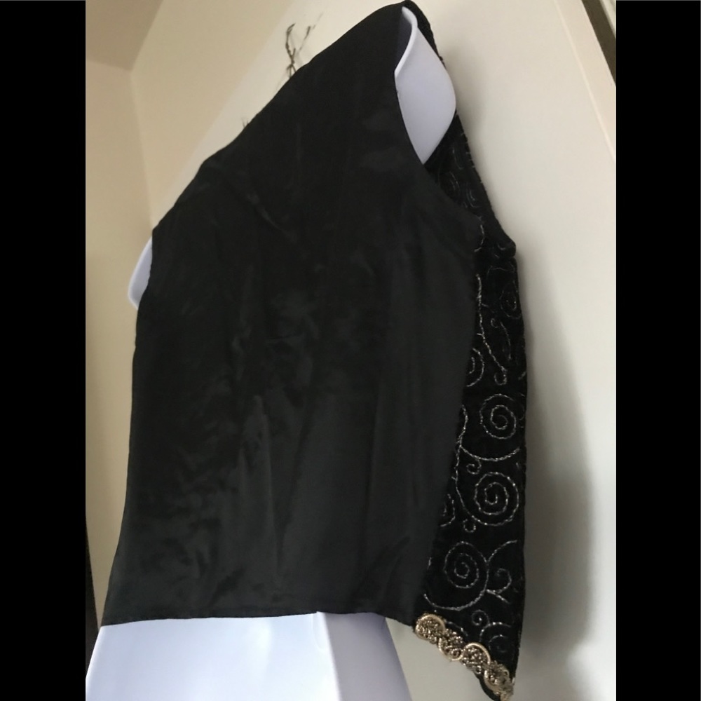 Vintage JUDY KNAPP CALIFORNIA ,size  M black velvet like vest! - Picture 16 of 16